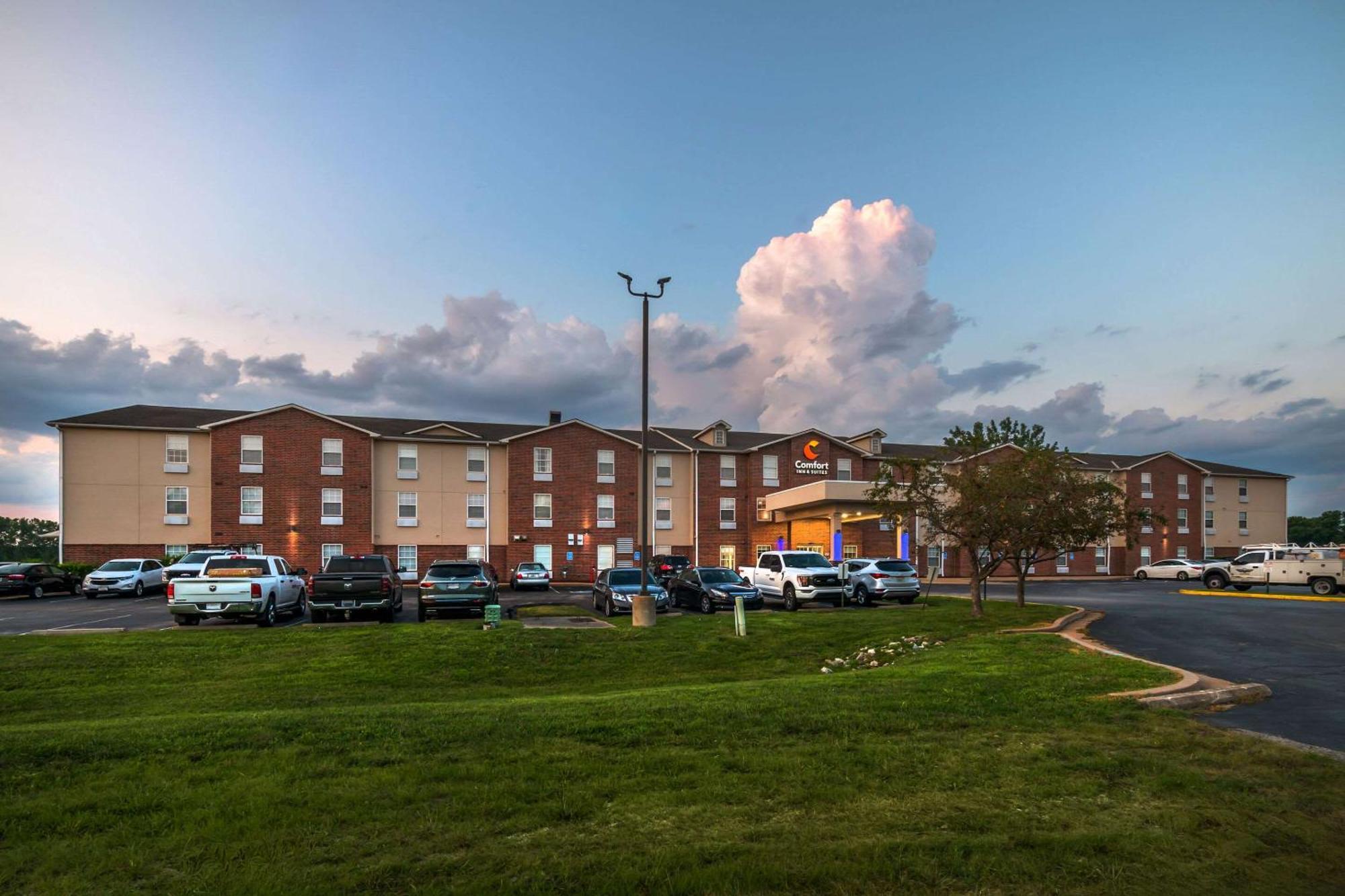 Comfort Inn & Suites St Louis - Честерфілд Екстер'єр фото